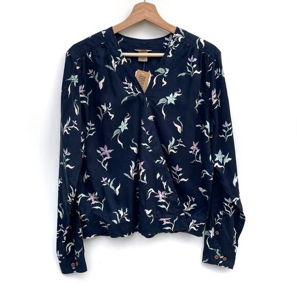 NEW! Duluth Trading Company Tencel floral print wrap top size medium - Picture 1 of 12